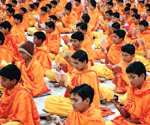 BisargaShopping's tweet image. W/@VedicIntellect Will Teach u #AncientPractices, ShankhaDhoni Effect Mantras Vedas #Sanskrit Youtube.com/watch?v=SZCmig…