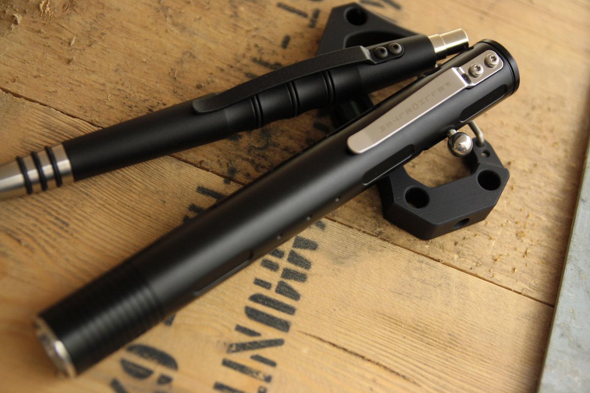 TuffWriter's tweet photo. Bolt-action flashlight available at http://t.co/sgXULIQybJ #Boltlight #Tuffwriter #Fellhoelter #FourSevens http://t.co/pLTuxlYuVi