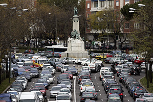 Lucas_Corral's tweet photo. G. #IEApplication Would an eco-population cause this traffic every single day? Not at all. http://t.co/57ewDBWIg8