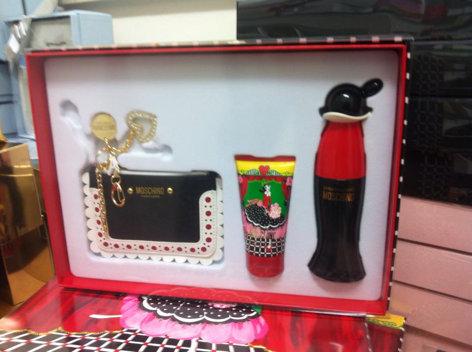 #cofanetti per #lei...#Moschino <a href="/Moschino/">Moschino</a> 
#SCONTO20%