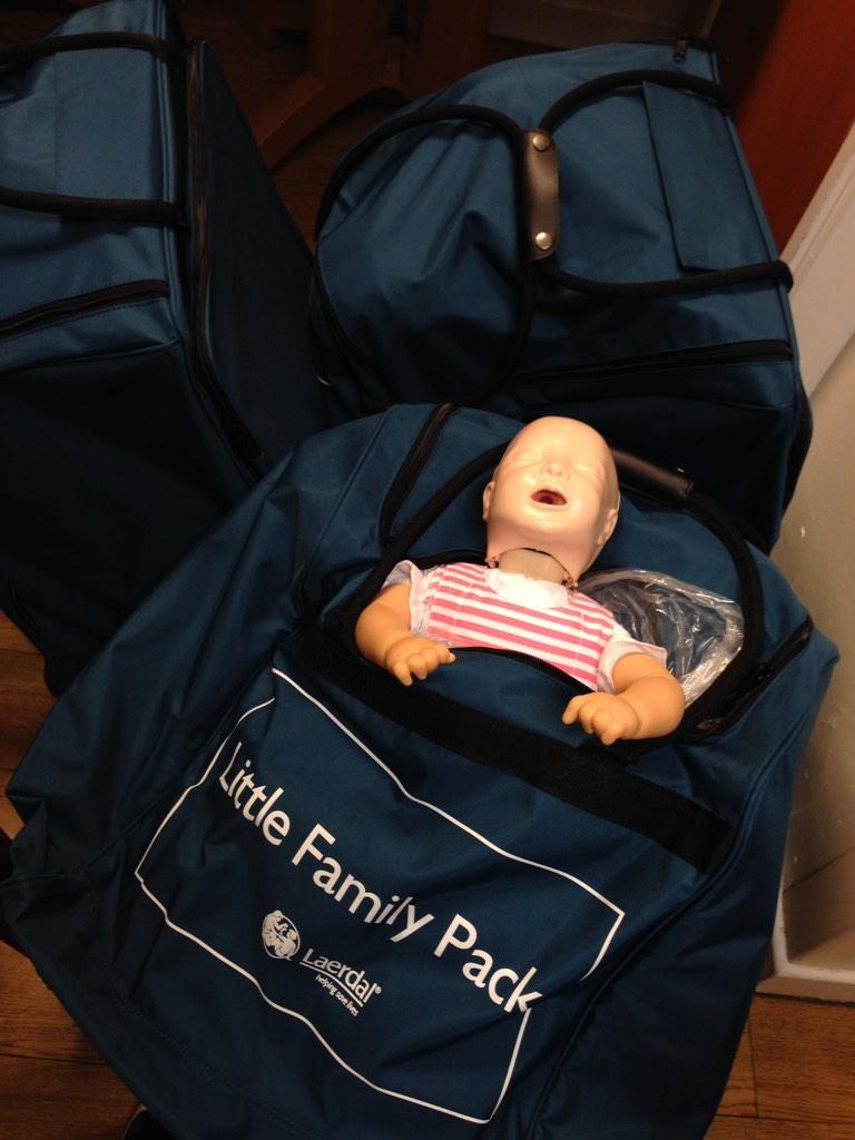 vrlsc's tweet photo. New @RLSSUK #lifesaving #firstaid #laerdal #manikins :-) being shown off by club Chairman Geoff at @SJDLeisureCentr http://t.co/X4YHwIzCDL