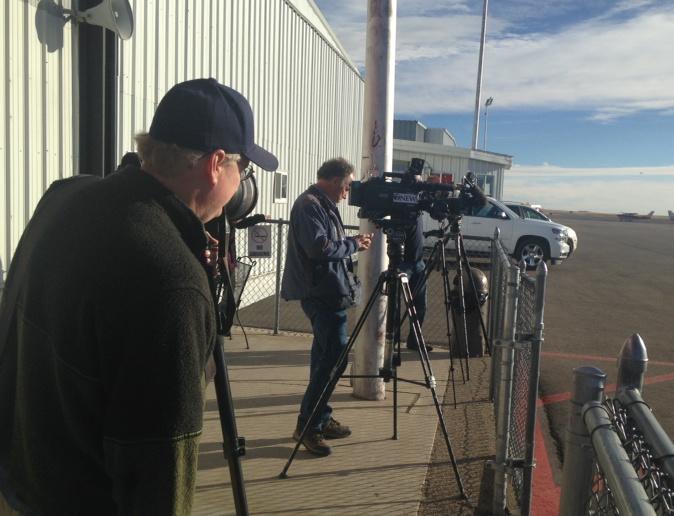 KellyLyell's tweet photo. Crowd gathering at Fort Collins-Loveland airport to greet Florida AD Jeremy Foley. #CSURams #MWfb http://t.co/HUqgLpGvh7