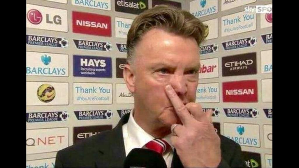 _JoeRobertson's tweet photo. 41 injuries, 3 formation changes, new manager, new players and sitting in 4th 2 points behind City #MUFC #MCFC http://t.co/6jnSW5Uczk