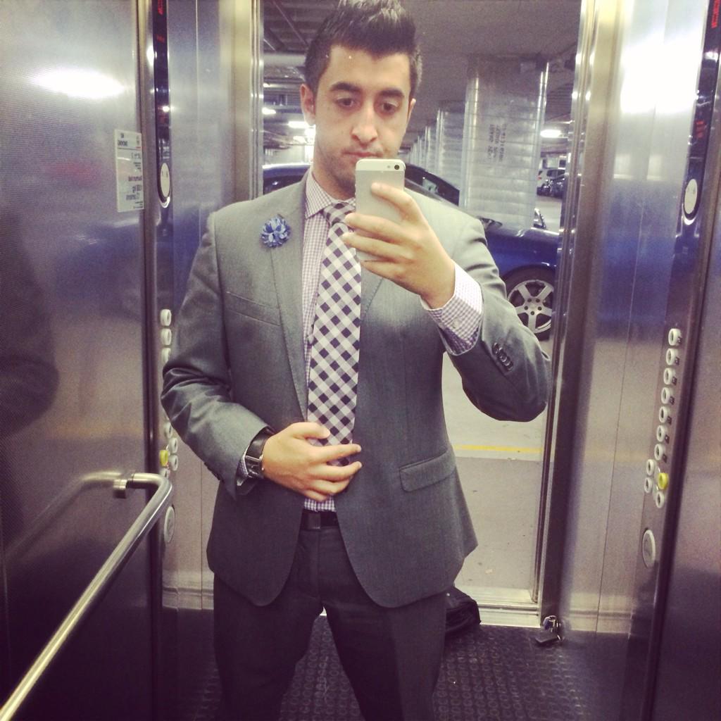 RosesJason's tweet photo. Lots of exciting meetings happening today thought I would dress the part. What you guys think @BBAU9 #jasonbbau http://t.co/tUSqkzCPGn