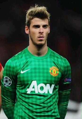 itsChugz's tweet photo. Lets settle this:
Is De Gea the best keeper in the BPL?

RT: Yes
Fav: No http://t.co/lGElti7qZQ