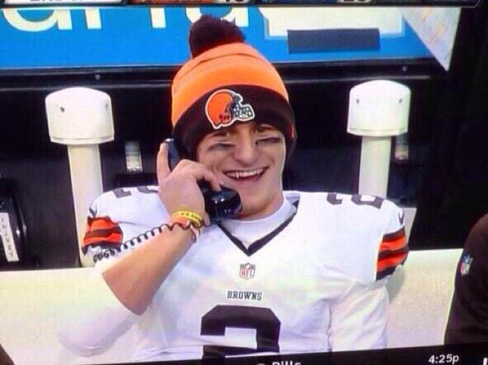 BuzzFeedComedy_'s tweet photo. "Yeah mom I got to play today!" http://t.co/ZcAyrFdvyx