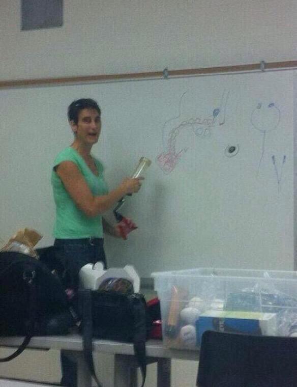 BuzzFeedComedy_'s tweet photo. She gotta be teacher of the year 😂 http://t.co/crYsWGuyls