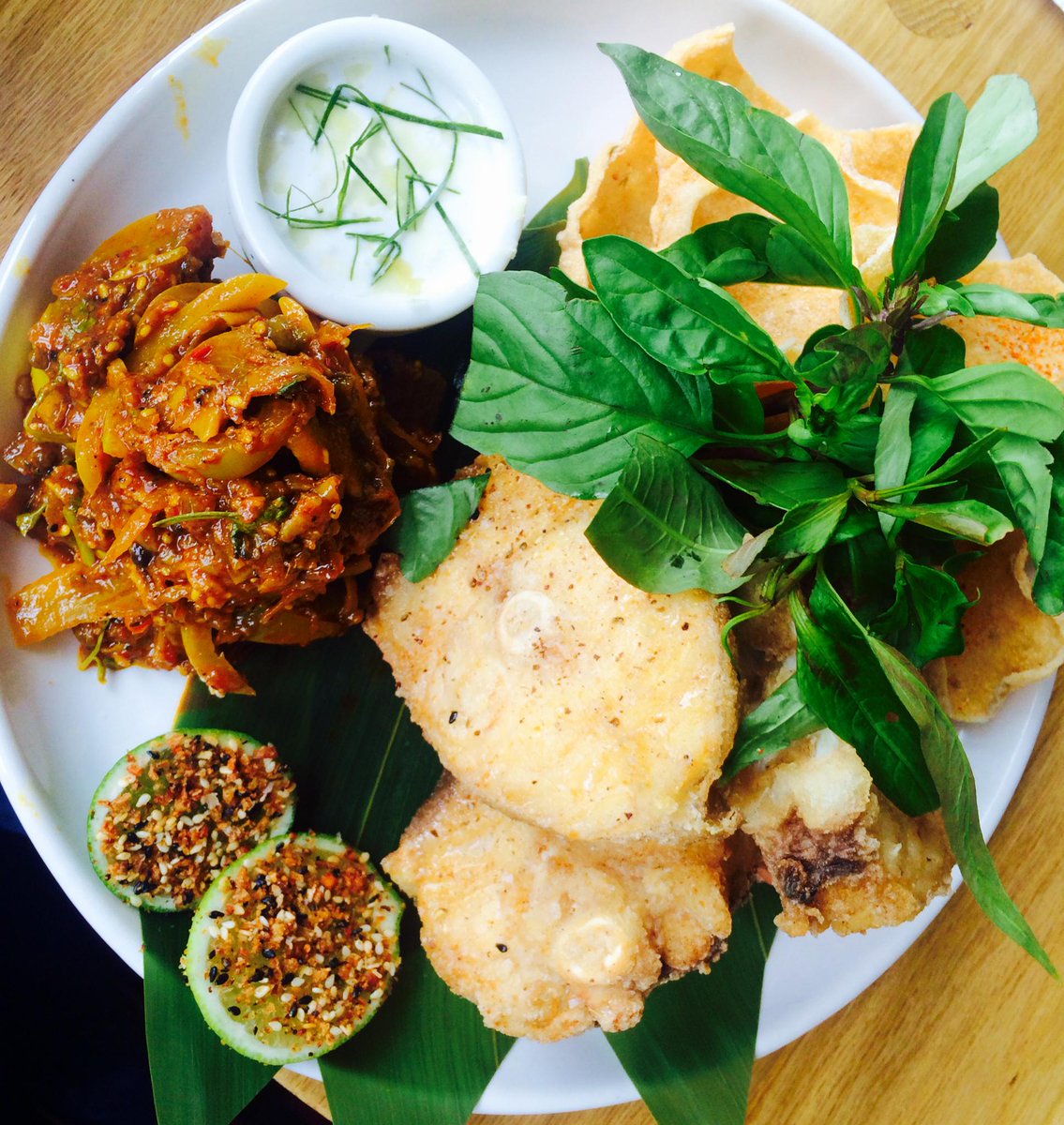 MattRepublica's tweet photo. New Fried rockling, sour tomato sambal &amp; casava crackers #main @CaptainBaxterSK http://t.co/jEyDZ4twTC