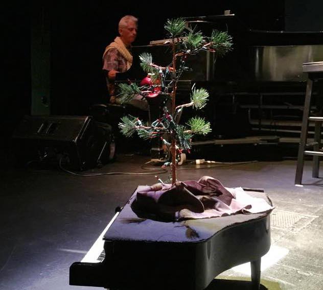 3 shows in 3 states in 3 days. Headed East now to bring Charlie Brown Christmas to NJ,NY,GA.(tx <a href="/swedbass/">swedbass</a> 4 the pic!)