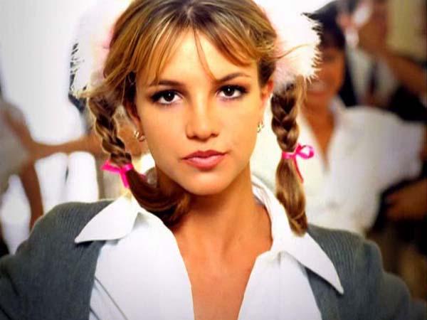 hindsightvh1's tweet image. Happy birthday to Britney Spears! The woman who taught us pigtails are "not that innocent" after all.