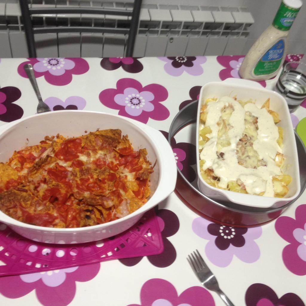 KatiaFabo's tweet photo. Llegar a casita y tener semejante cena!! #vamosadisfrutar #cenadelicious @D10Velasco @andriu_46 http://t.co/9ovNkZQGtE