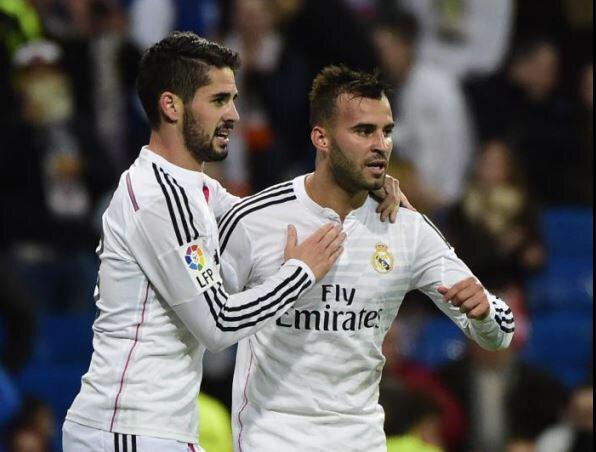 isco_alarcon's tweet photo. Hoy es un dia grande para nosotros ha vuelto @JeseRodriguez10 y de que manera😊es música dentro y fuera del campo😜 http://t.co/kM7AxjspKy