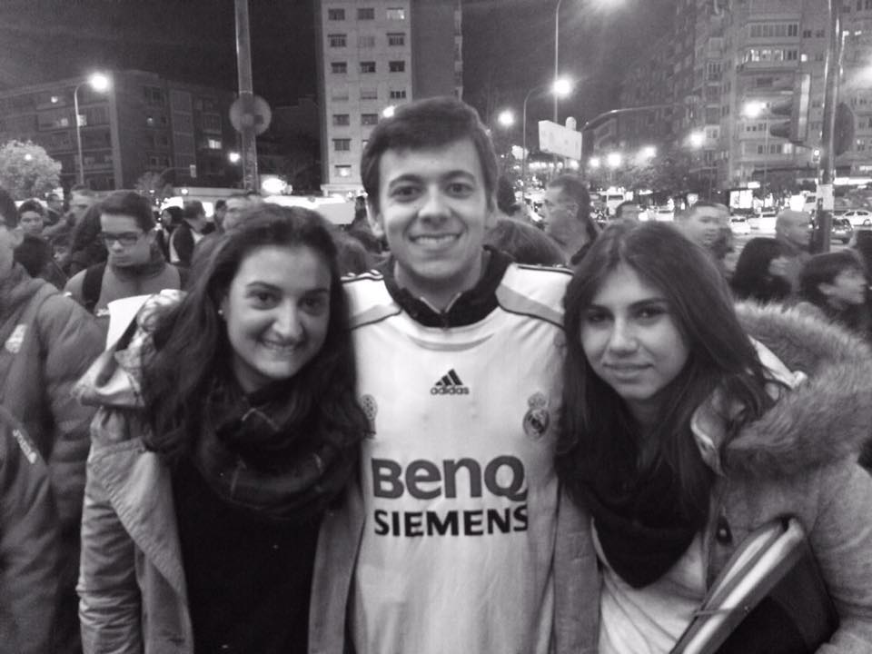 mariogg_sonseca's tweet photo. Gran victoria del @realmadrid y tarde de reencuentros con @maggytwitt &amp; @Nuryamoren. Espero veros pronto!!! http://t.co/uBPbmTjsPT