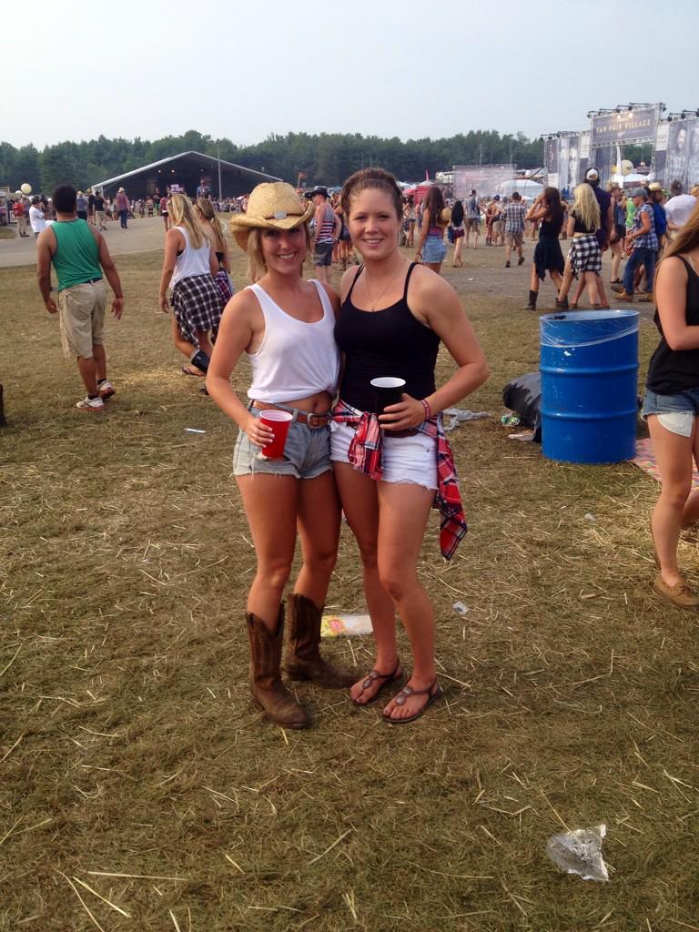 Deebrason's tweet photo. Missing this chick like nuts this time of year ! @rbekks4 http://t.co/L8gy7YpXia