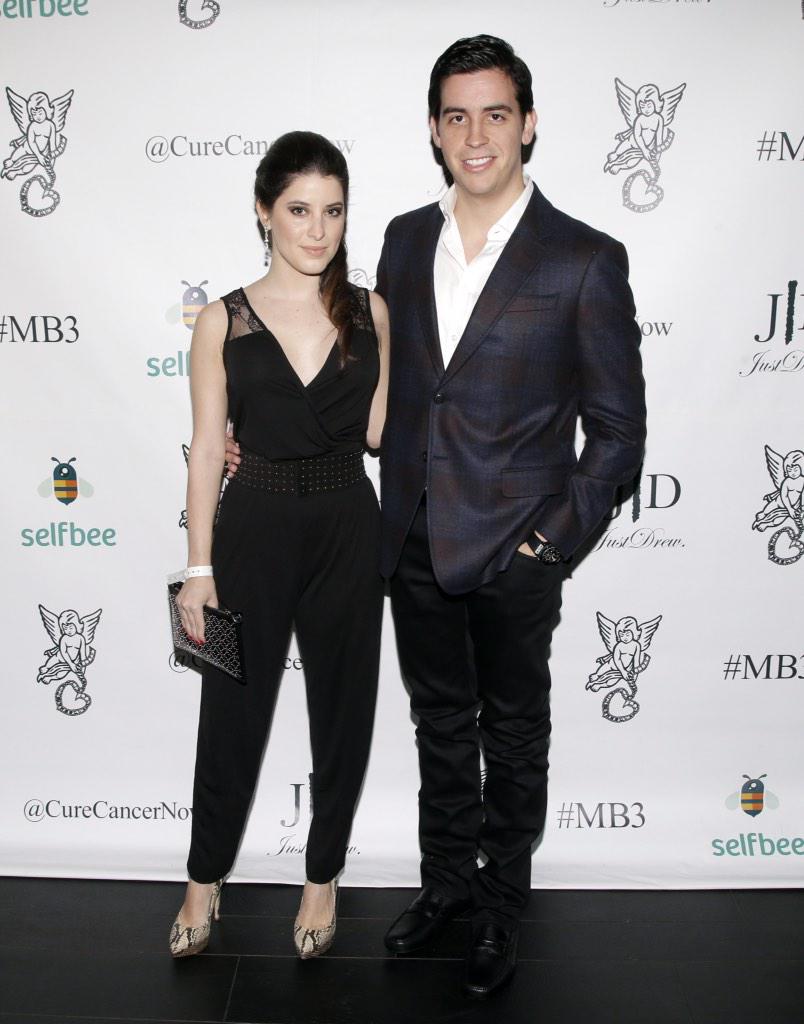 selfbeeapp's tweet photo. #Selfbee Brand Ambassador Actress @MireyaRiosv graced the #redcarpet w/ @Selfbeeapp Co-Founder @jrobertoqm #MB3 http://t.co/Ugbfapq5eT