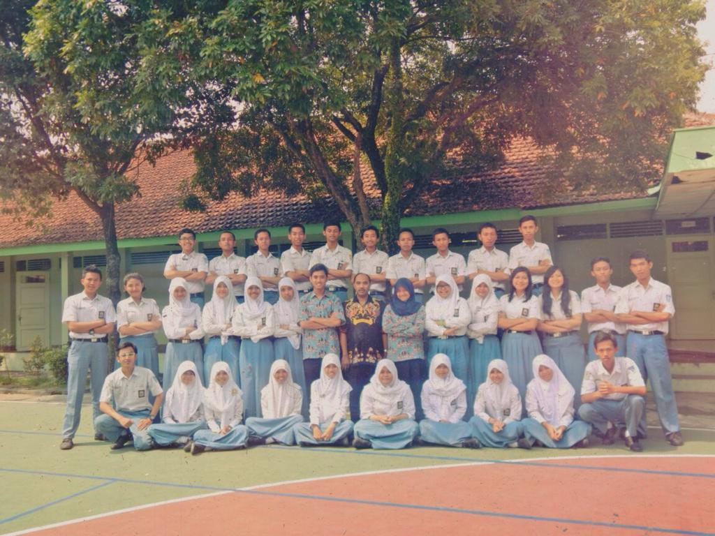 Acafelas_Smada's tweet photo. Last chapter #myclassmyfamily http://t.co/wwRAk0hGWN