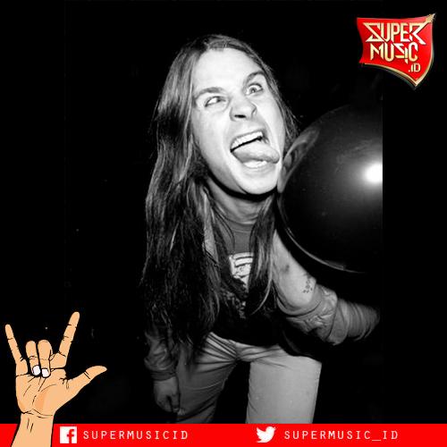 1942: Siang ini kita ucapakan dulu Happy Birthday untuk Ozzy Osbourne (Frontman Black Sabbath) 