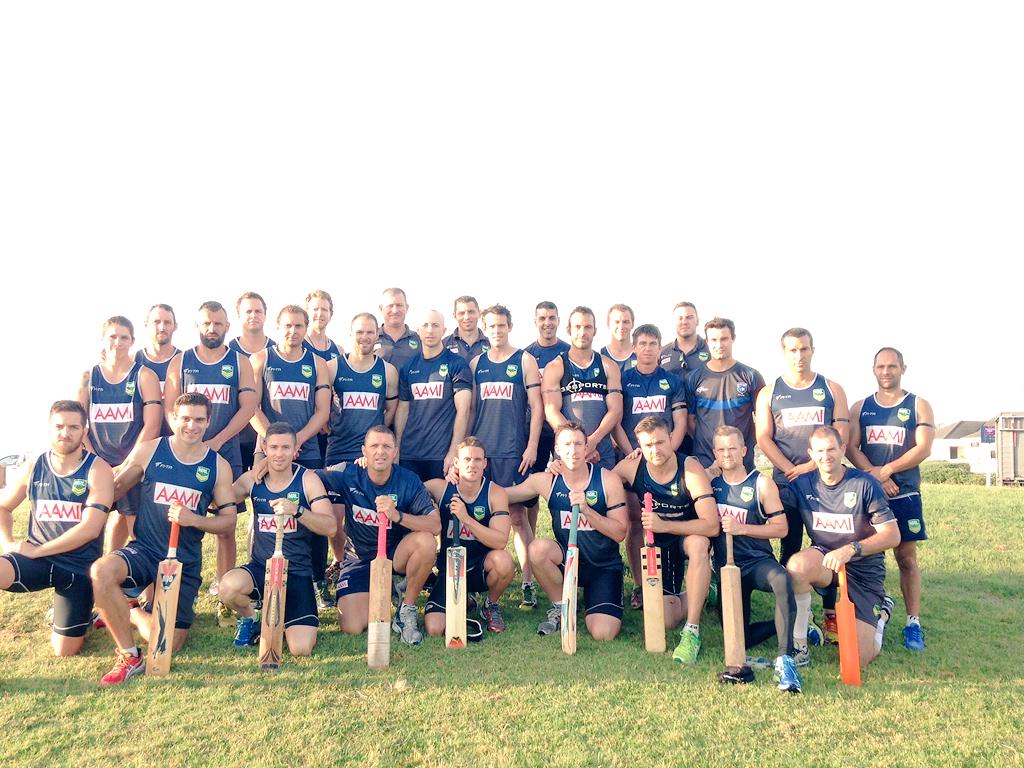 Our #NRL Referees honouring Phillip Hughes. #putoutyourbats #RIPPhillipHughes