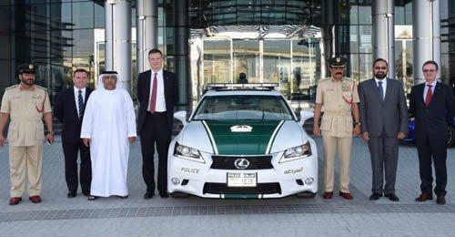 LFPartyOfficial's tweet photo. لكزس "GS" تنضم إلى أسطول شرطة دبي : http://t.co/bb7YBM3nvS - #Lexus_Gs http://t.co/4Noqxx8sdv