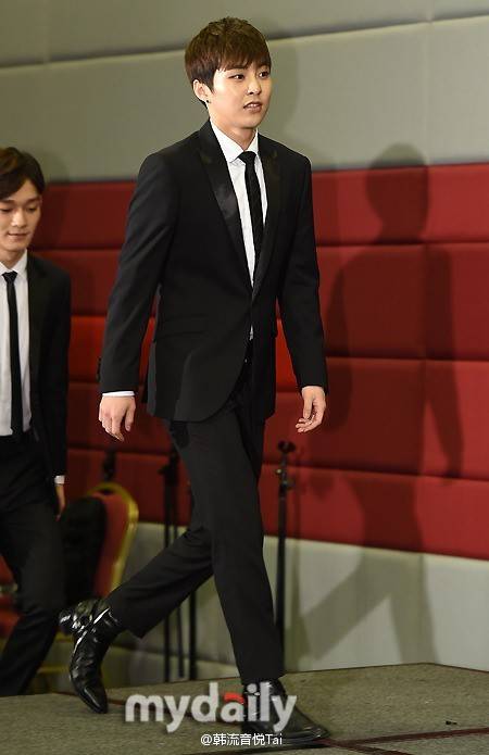 EXOLMAKASSAR_'s tweet photo. 141203 Xiumin @ 2014 MAMA in HongKong Press Conferene http://t.co/dFI8kVYJ36