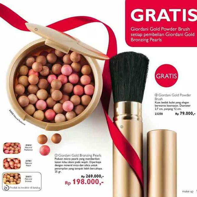 Laniz22's tweet photo. Gratis powder brush . .😆😉😍 http://t.co/BcUPbuwOpq