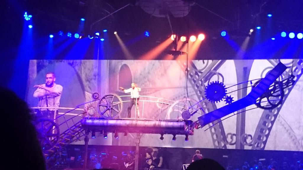 Amazing evening watching #waroftheworlds #finaltour #Martians #goosebumps <a href="/ZortB/">Martin Bell</a>