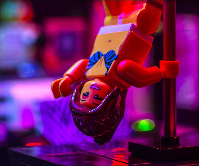 There goes the Lego neighborhood - Unofficial set is strip club complete with tiny  strippers. komonews.com/news/offbeat/U…