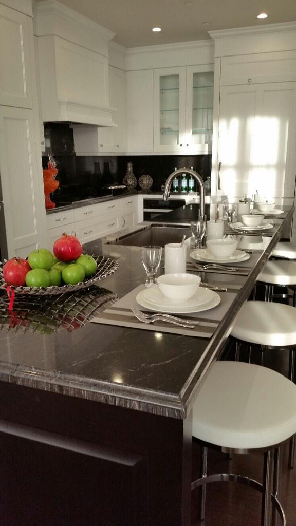 tridel's tweet image. The kitchen of the new #Huntington #modelsuite.