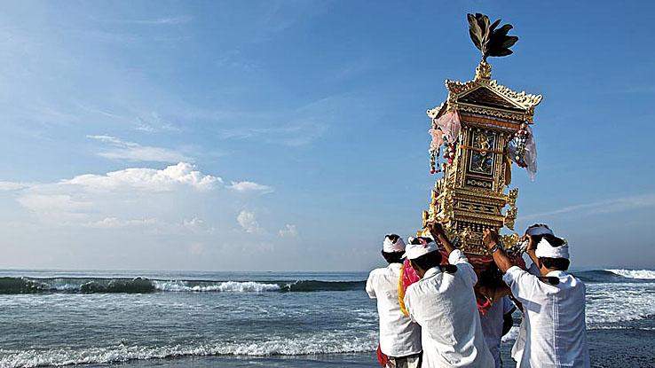 NOW_Bali's tweet photo. #SecretBali - Keeping The Spirit, Bali's Rites and Rituals. Read more here: http://t.co/GVg38oZDsi http://t.co/26b4wHued2