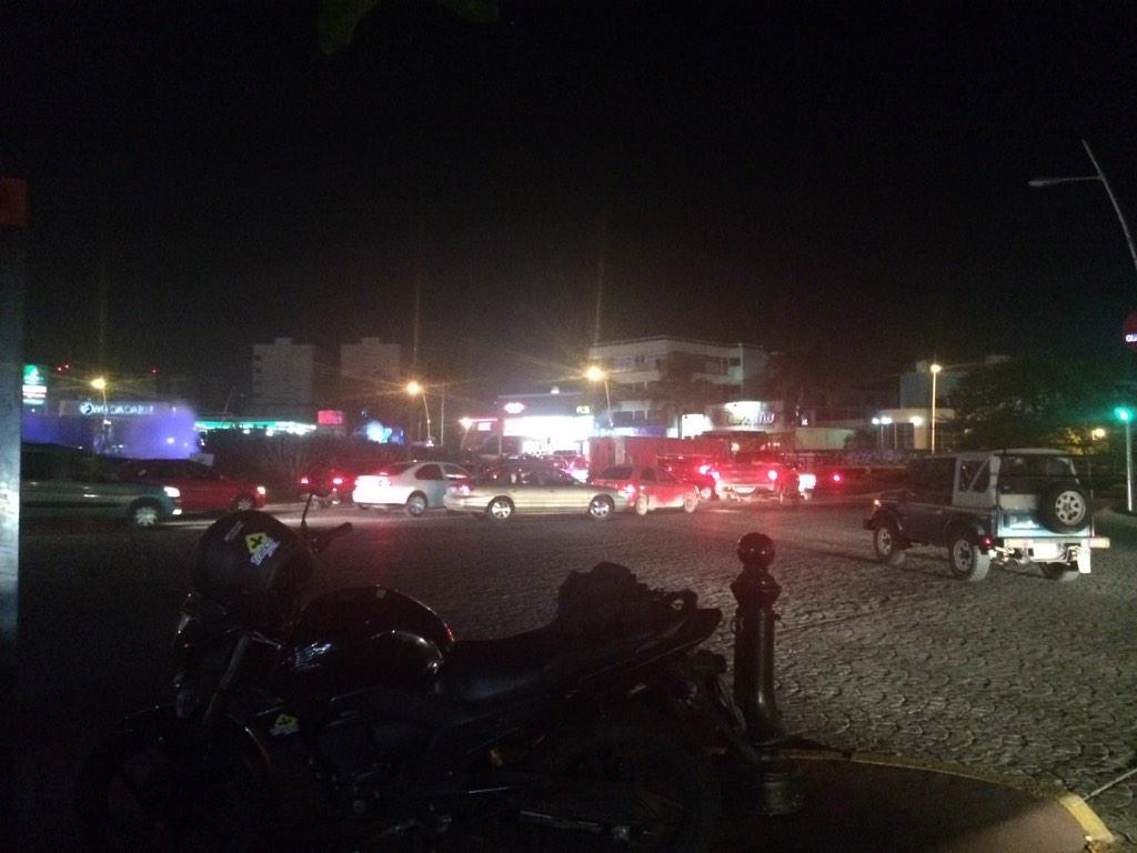Trafico_ZMG's tweet photo. Tráfico de regular a intenso sobre Glorieta Minerva, poco mas intenso hacia López Mateos rumbo a Plaza del Sol http://t.co/vMwMxxYpIL