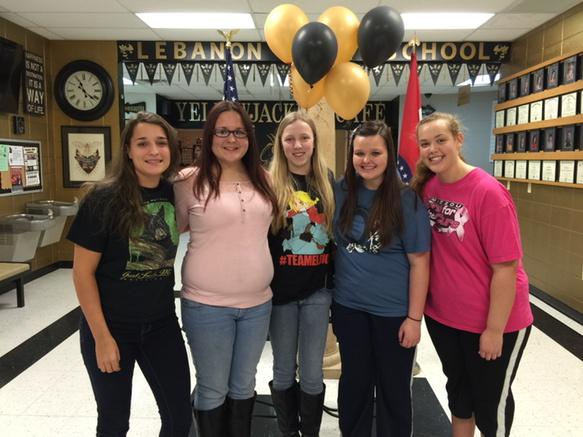 KevinGLowery's tweet photo. These talented Lady Yellowjacket musicians are in concert tonight with the Springfield Youth Symphony! #jacketband http://t.co/KqtdG8bUNJ