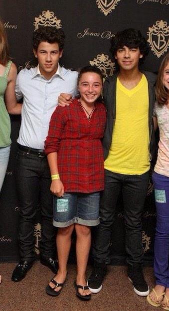 AnnaDelaney097's tweet photo. when ur outfits on point to meet the Jonas Brothers >> http://t.co/HUmXC3YkoQ