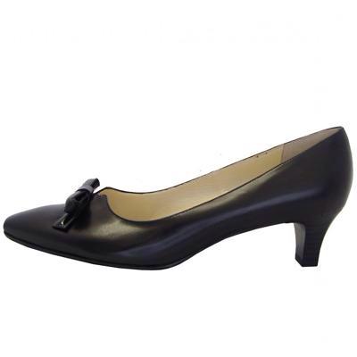 ograces's tweet photo. Me vs. You👠😌💁 http://t.co/4iPqfa8xEi