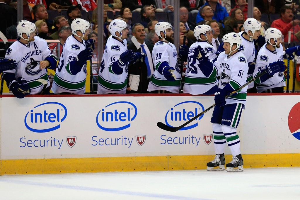 Canucks's tweet photo. #CANUCKS WIN!!!! Vancouver holds on for 4-3 victory, improve to 8-0-1 in one goal games. http://t.co/Xs8vmN0AnH