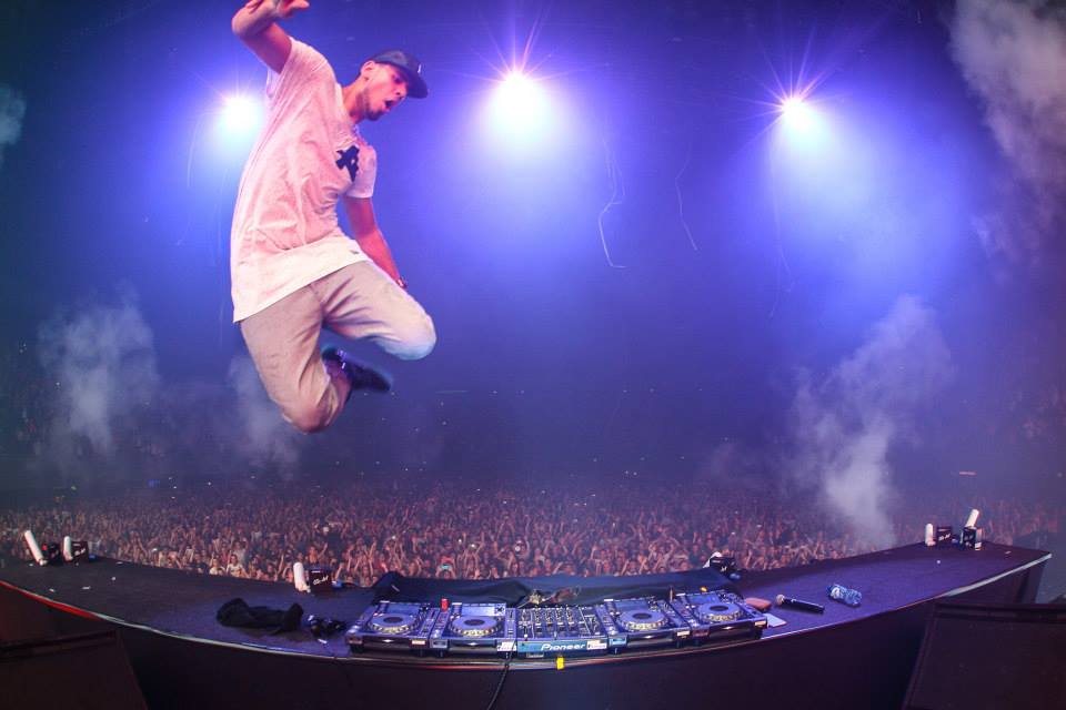suryakolonk's tweet photo. Awesome @djafrojack http://t.co/wvYC2Oe7K1