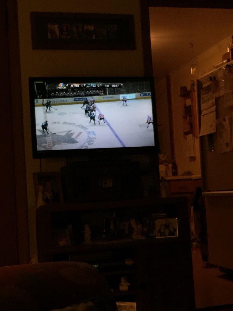 BiscuitBeauties's tweet photo. .... And I choose hockey http://t.co/XUa3C2W3HB