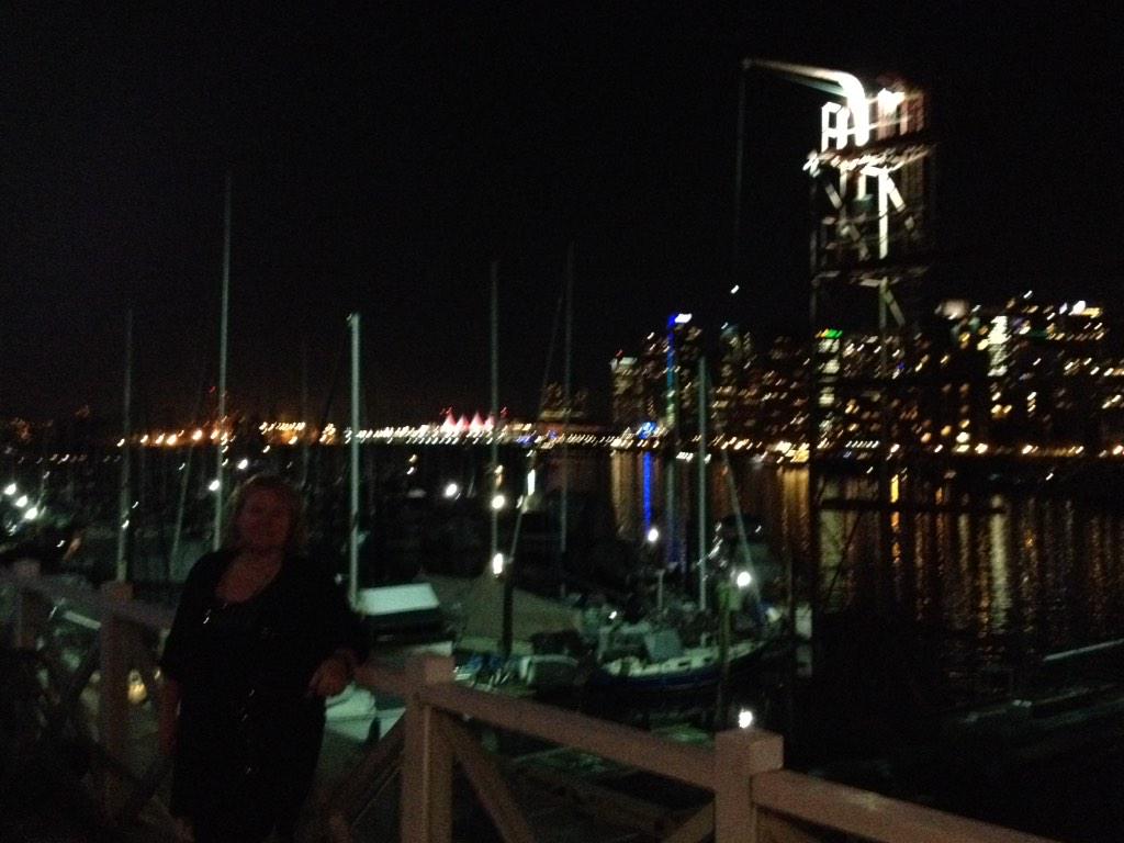 Synergy <a href="/VanRowClub1886/">VancouverRowingClub</a> raising $ for <a href="/vass_vancouver/">VASS</a> 100 people enjoying great music, food and fun. Amazing night.