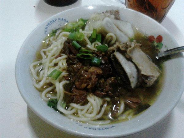 #kulinerSMG Mie Ayam &amp; Bakso Balungan ‘Patriot’, Sajian Panas Pengusir Dingin wp.me/p50IjA-23V