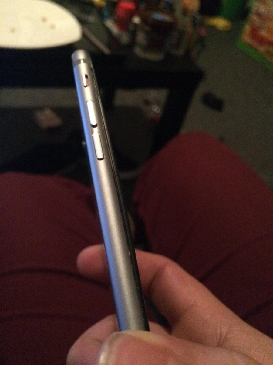 walterrtje's tweet image. Volgens mij is dit niet goed.. Niet gevallen en niet gebogen.. #iPhone6plus #ScreenGate