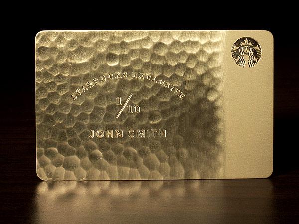 frontrowjp's tweet photo. スターバックスが一生タダになるキャンペーン#StarbucksforLife がアメリカ・カナダ・イギリス限定で開催！ 1/5まで募集され、14名の当選者にはドリンク類がタダになるゴールドのカードが贈られる。 ©Starbucks http://t.co/S9i6VosOmg