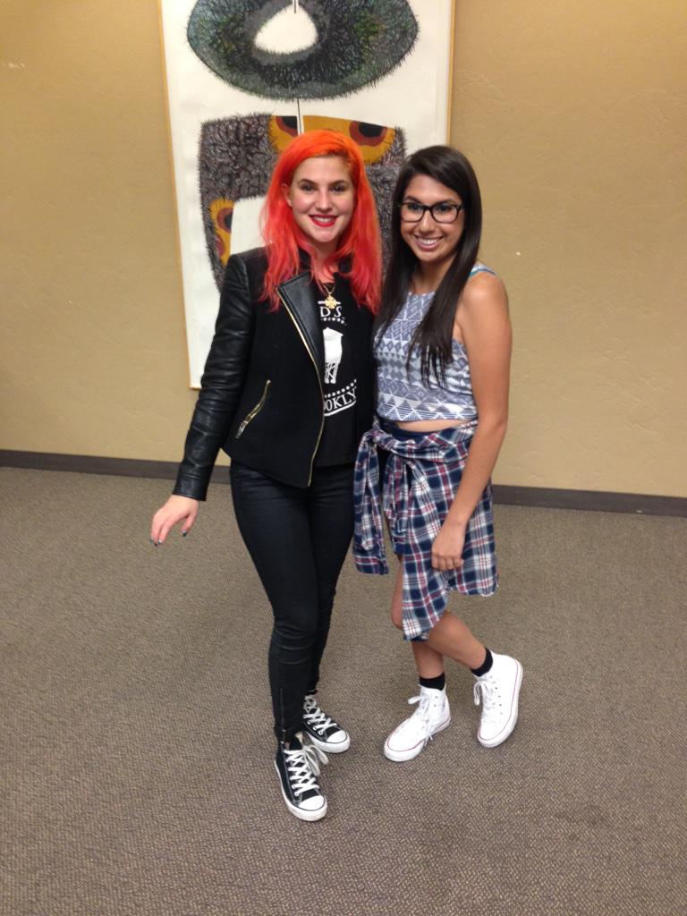 CarolinaFlojita's tweet photo. Tried to teach @carlyaquilino how to Shmoney. Let's just say it was like waiting for a train at an airport.. #FunCute http://t.co/3cAih7cbBw