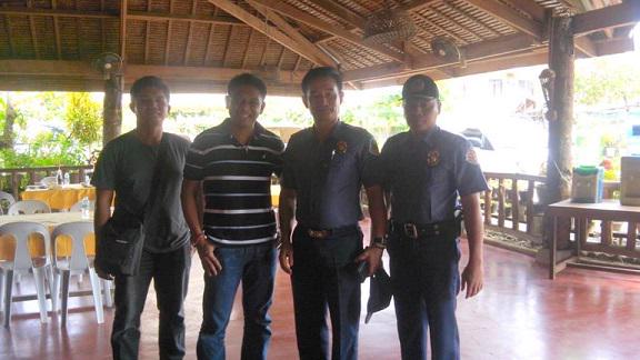 mpscortes's tweet photo. NARCISO BALISI VERDADERO, Police Senior Superindent visited Hon.William M. Angos, Municipal Mayor of Cortes on Dec. 3 http://t.co/RRzeRlSPG9