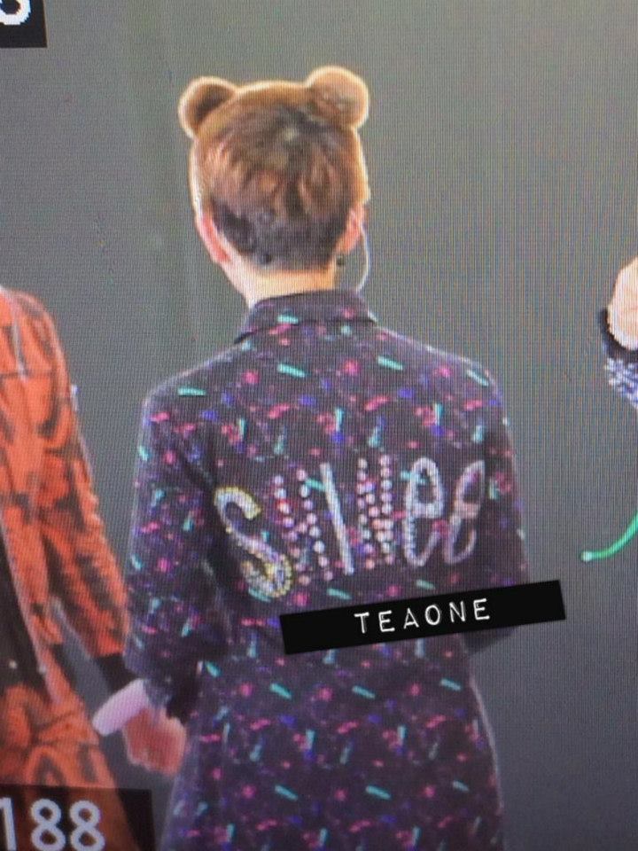 Onew01's tweet photo. Onew en el Japan Arena Tour de Yoyogi (Día 3) http://t.co/pghzZfUU8W