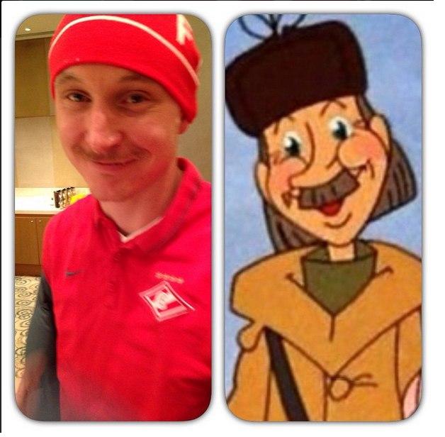 Печкин футболист. Печкин из простоквашино в реальной жизни. Печкин клеит усы. Почтальон печкин из простоквашино. Почтальон печкин маска.