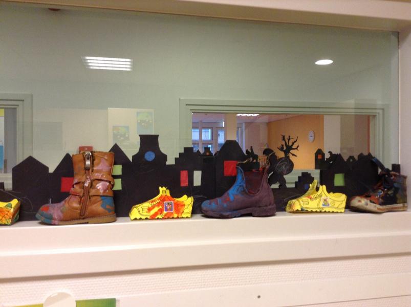 ShezafKO's tweet photo. Morgen verwachten we hooggeëerd bezoek @ShezafKO. Wij zijn er kaar voor! #sinterklaas #piet #feest http://t.co/cWtbcopRxc