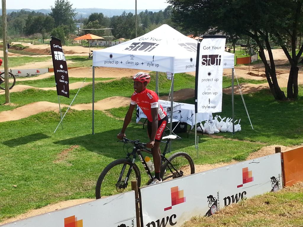 solidstuf's tweet photo. The boys showing their stuf @DiepslootMTB @completecyclist @CyclePark #solidstuf #skills http://t.co/gBFZQ15HYF
