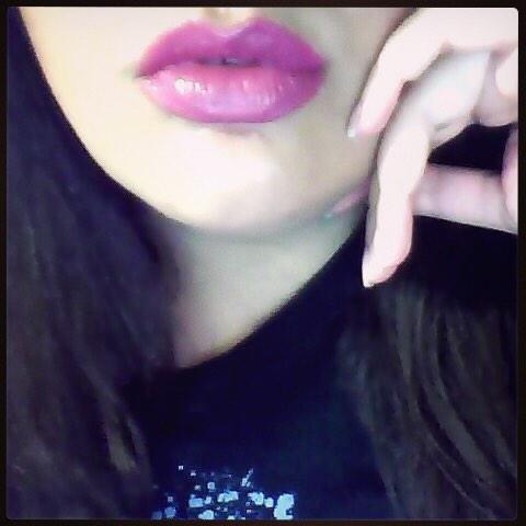 Susie_4186's tweet photo. I'm so in #love with this lip color!!! @TooFaced #Melted #LipGloss #MeltedFig 😍😍😍 
http://t.co/DLTyTrBLZE http://t.co/WJQwXnSIA5