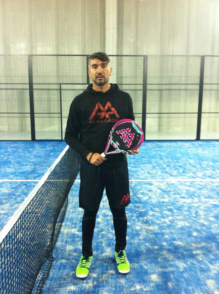 Alan_Padel's tweet photo. Nuestro comercial en Cataluña @chevyjcb ya tiene su SICAL y queda encantado de su aceptación en su 1er día en pista!! http://t.co/q5fhQY1NYP