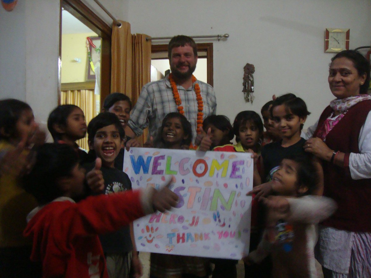 LSSVaranasi's tweet photo. Thrilled to welcome back Justin Beghly after his 2000km fundraising trip! http://t.co/xZtv1tSSYi