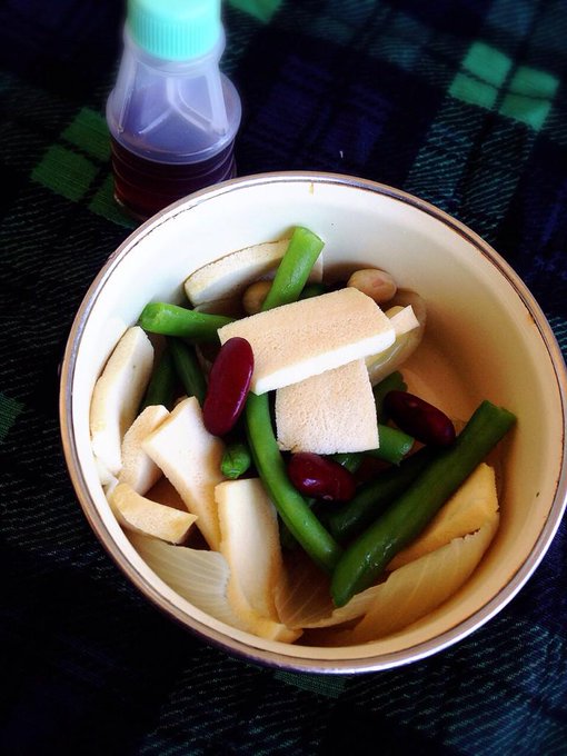 回復食4日目 今日のお弁当は、高野豆腐と温野菜のサラダ お魚お肉以外の植物性タンパク質を意識してるから、高野豆腐やミックスビーンが大活躍〜♬ http://t.co/YWiwGaXV25
